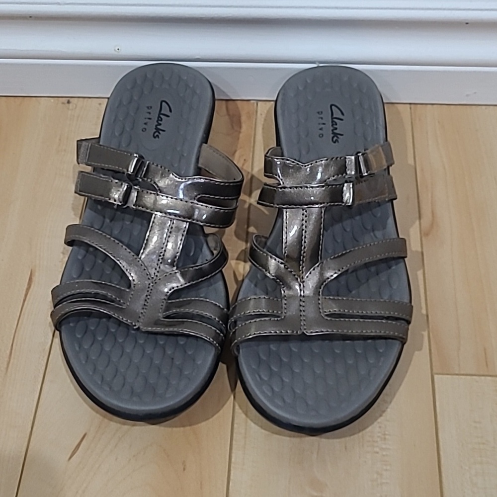 Clarks Women's Size 9.5 Strappy Sandals - Picture 3 of 6